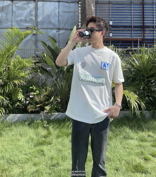 2023人気がますます人気最終セールルイ ヴィトン半袖Tシャツコピー ブランド 通販 安心_0_2