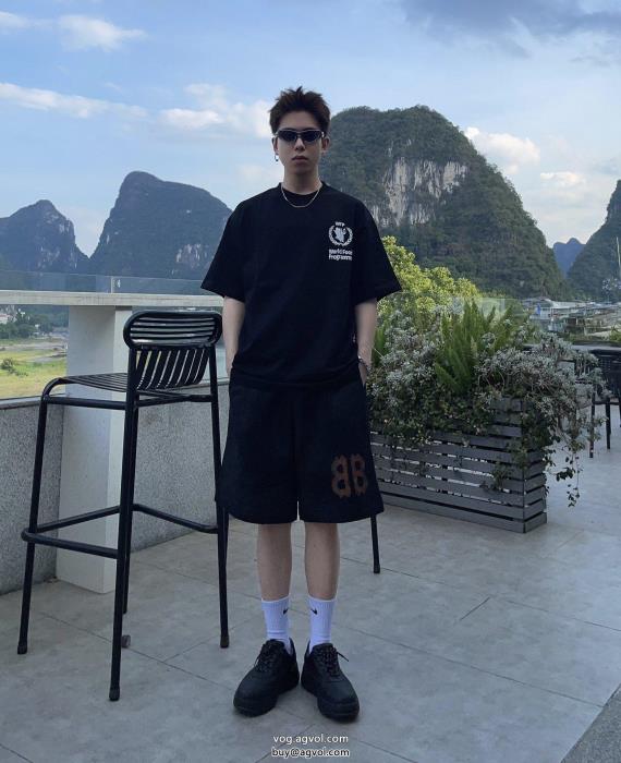 ロゴがかっこいい品が良いbalenciagaブランド スーパー コピー 通販半袖Tシャツ_0_3