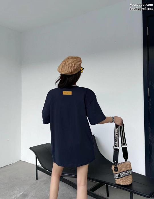 通販 ブランド2023のコーディネートに欠せない夏限定半袖TシャツLOUIS VUITTON_0_2