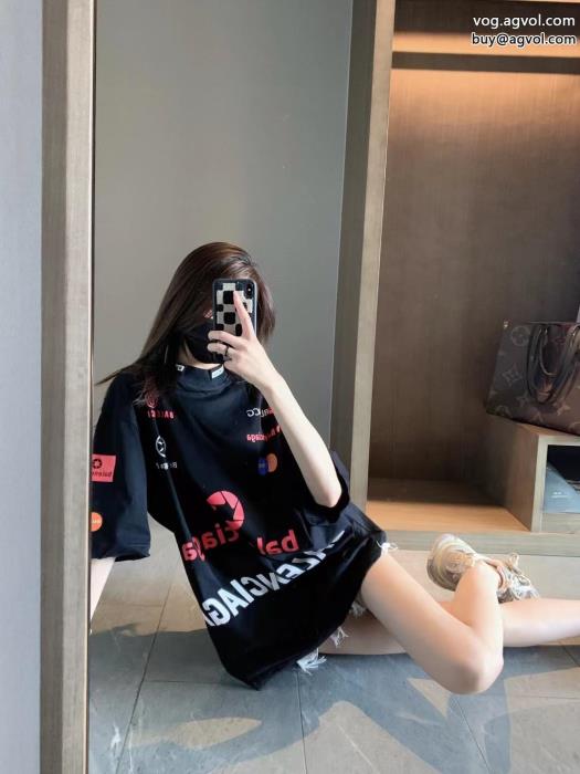バレンシアガブランド コピー 安心半袖Tシャツシンプルなデザイン先行入手_0_4