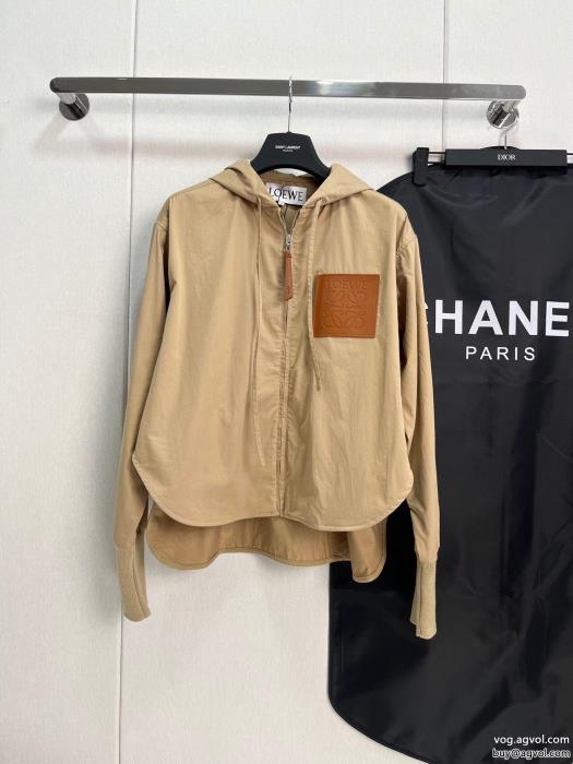 コートブランド 偽物 激安 通販LOEWEコーデの主役2023新作も続々登場!_0_3