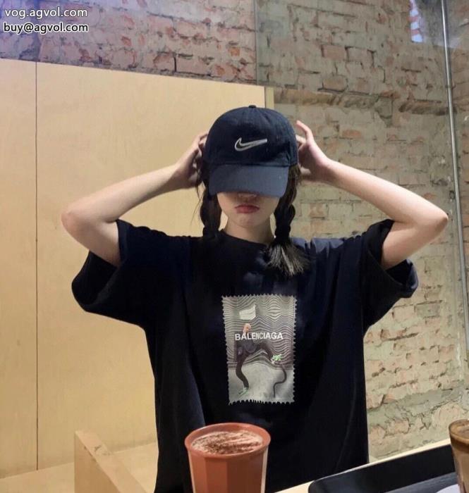 期間限定セール清涼感とカジュアルスタイルバレンシアガ半袖Tシャツブランド フェイク_0_1