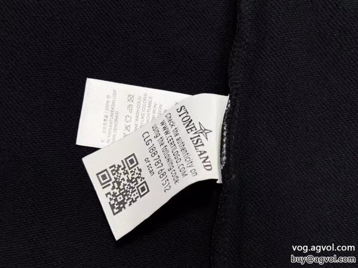 Stone Islandパーカーオトナの余裕ロゴが素敵ブランド 偽物 激安_0_3