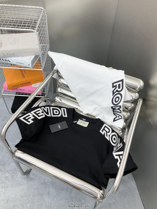 魅力的なポイント雑誌掲載も多数注目の新作半袖TシャツFENDIブランド コピー_0_0