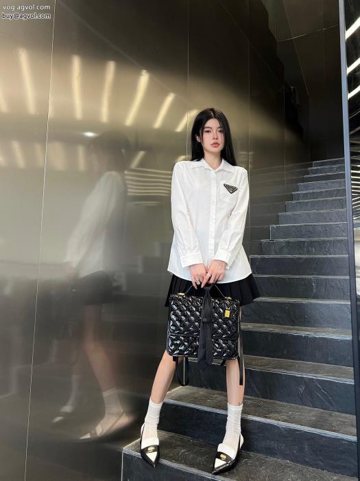 PRADA長袖シャツトレンドを追求した新作リラックスした雰囲気に偽 ブランド 購入_0_7