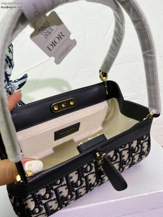 バッグDIORコピー 商品 販売今年もトレンド憧れブランド_0_3