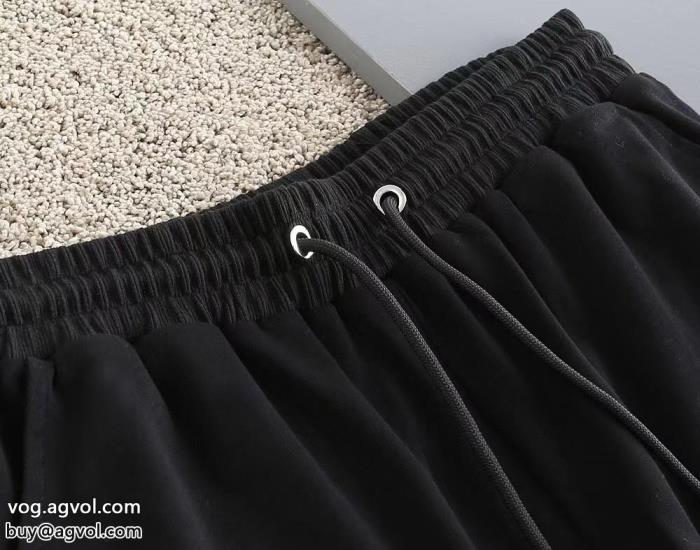 ブランド コピー 激安MONCLERストリートに溢れるウェア爽やかさセット_0_3