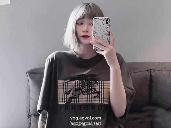 BURBERRYブランド コピー 販売限定生産品ロゴがかっこいい半袖Tシャツ_0_4