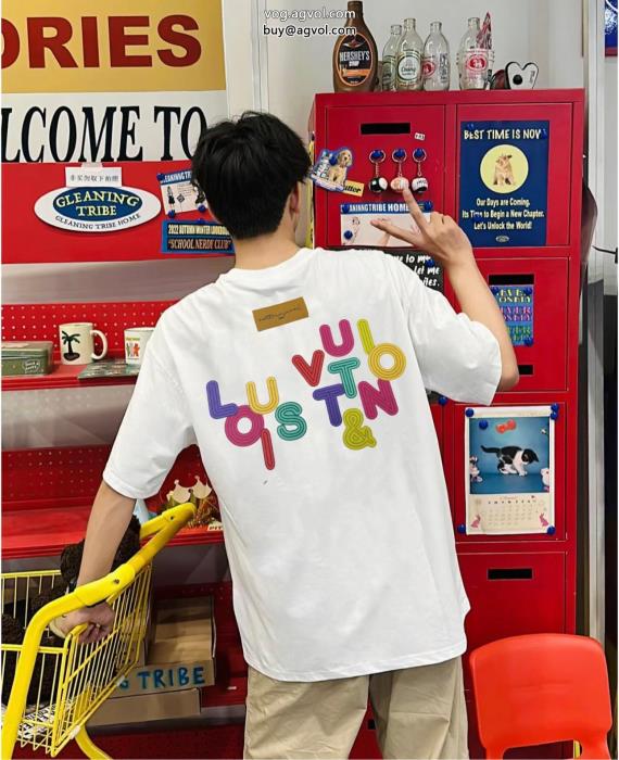 通年使えるアイテム夏の必須アイテムをルイ ヴィトンブランド 偽物半袖Tシャツ_0_2