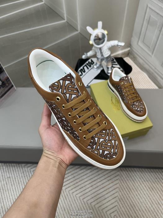 スニーカーブランド コピー 販売 通気性のいい夏のフレッシュな気分にBURBERRY_0_0
