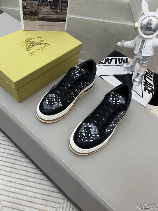 スニーカーブランド コピー 販売 通気性のいい夏のフレッシュな気分にBURBERRY_0_4