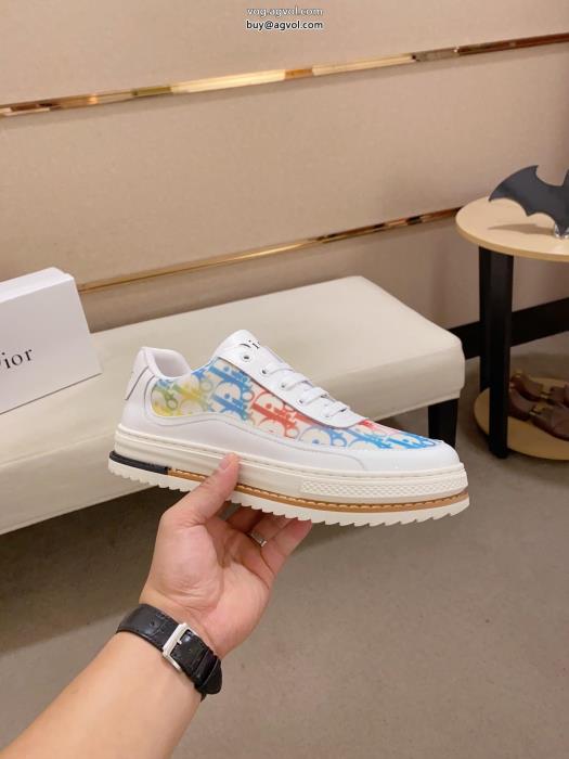 ブランド コピースニーカー奥行きのある今季は色を使った注目新品DIOR_0_2