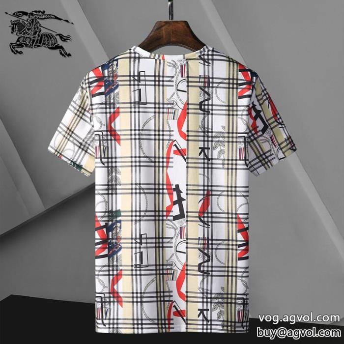 バーバリー偽 ブランド 半袖Tシャツ着回し力が抜群好印象な上品スタイル_0_3