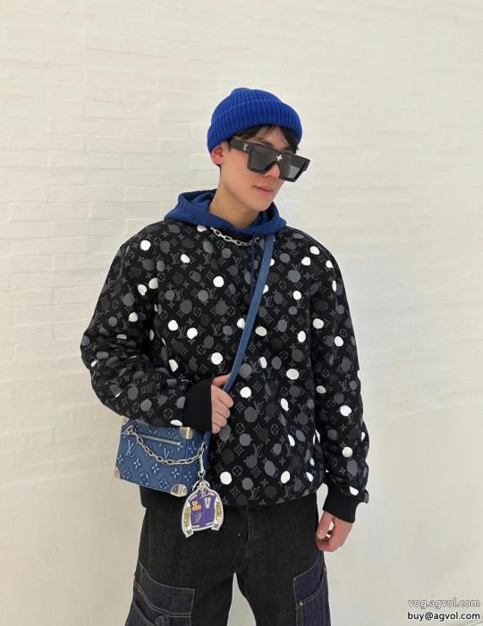 パーカー愛用者が続出中魅力を放つ偽物 通販 LOUIS VUITTON_0_1