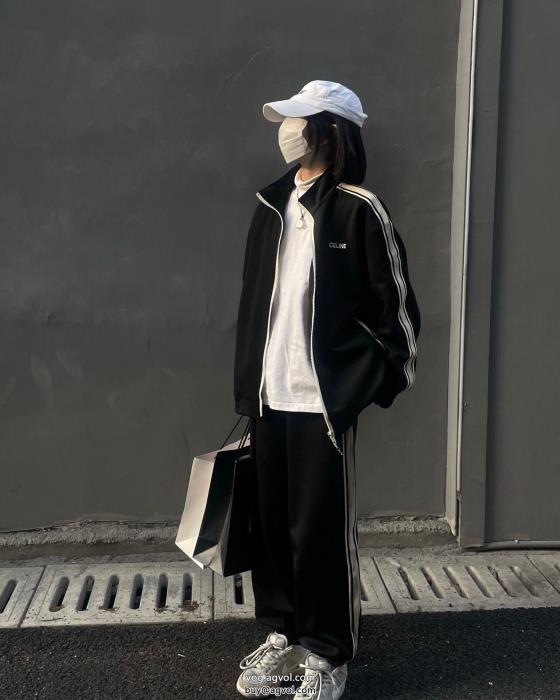 セリーヌセットコピー 品 販売クラシカル雑誌にも人気掲載アイテム_0_3