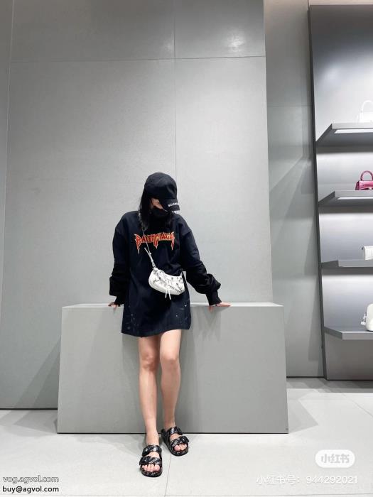 爽やかさ完売必須長袖Tシャツコピー 品 ブランドbalenciaga_0_2