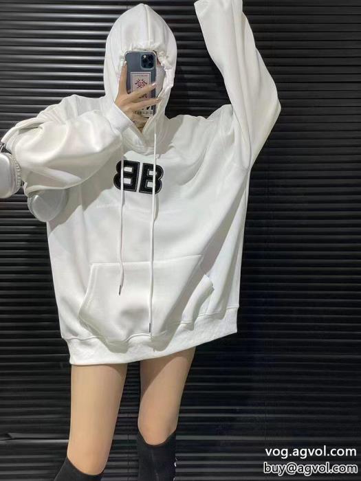 品のよさを感じさきれいめな印象で着こなしbalenciagaコピー 通販パーカー_0_1
