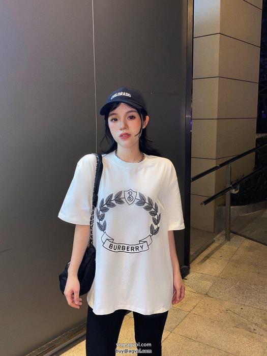 特に話題なの上品　即完売クール印象BURBERRY半袖Tシャツブランド 偽物 激安 通販_0_1