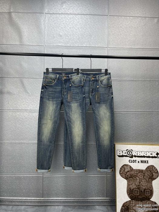 魅力的な今年らしい毎年大人気商品ヴェルサーチジーンズ偽物 通販 _0_2