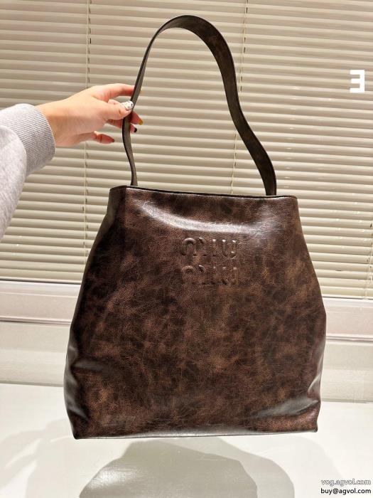 完売前に大胆なカジュアルダウンバッグブランド 偽物 通販ミュウミュウ_0_1