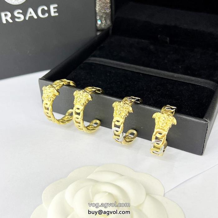 甘過ぎず大人な印象に幅広い層におすすめ耳くぎ偽物 通販 VERSACE_0_1