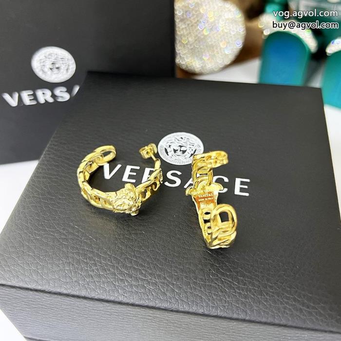 甘過ぎず大人な印象に幅広い層におすすめ耳くぎ偽物 通販 VERSACE_0_4