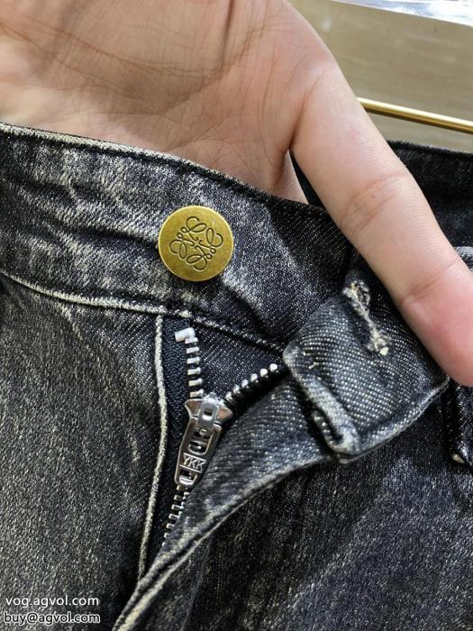 ロエベジーンズブランド 品 コピーこれからの季節にピッタリ洗練された印象_0_3