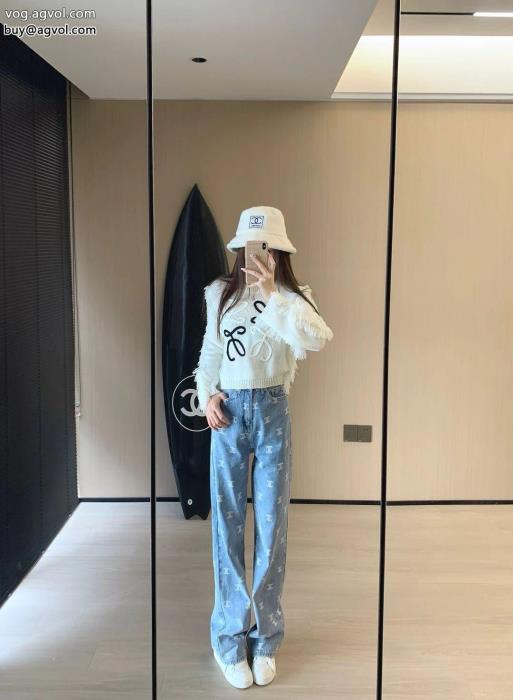 LOEWEコピー 商品 ブランド抜け感を出す幅広い層におすすめセーター_0_3