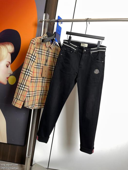 MONCLERおしゃれ度をUPする新着新作限定便利でめちゃ可愛ジーンズブランド フェイク_0_1