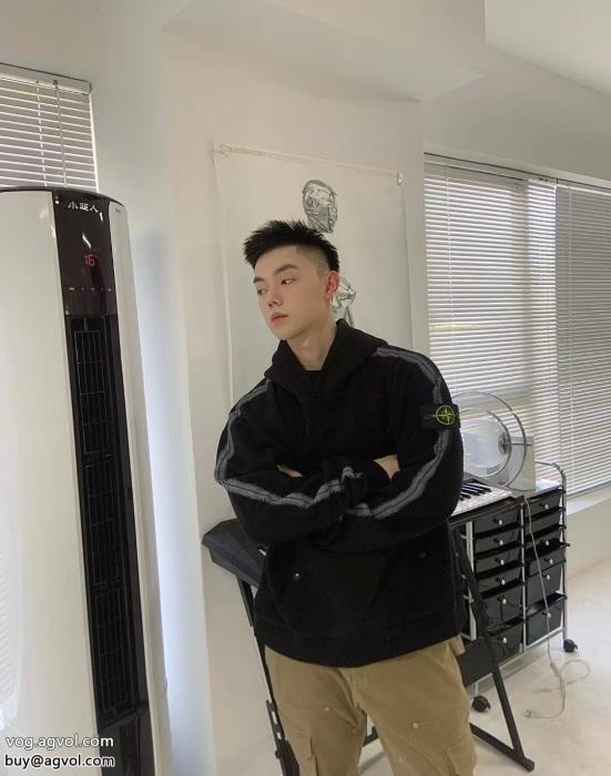 ブランド コピーコートStone Island話題のアイテム日本未入荷カラー_0_3