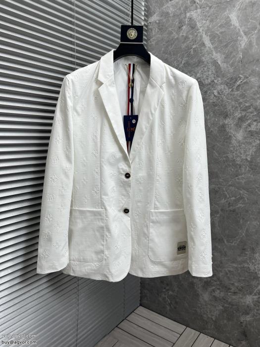 ルイ ヴィトンブランド コピー 激安機能性が素晴らしい速達便発送コート_0_0