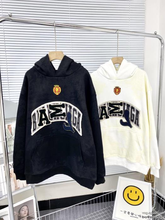 ブランド コピーbalenciagaパーカー一気にトレンド感満載な着こなし日本完売_0_3