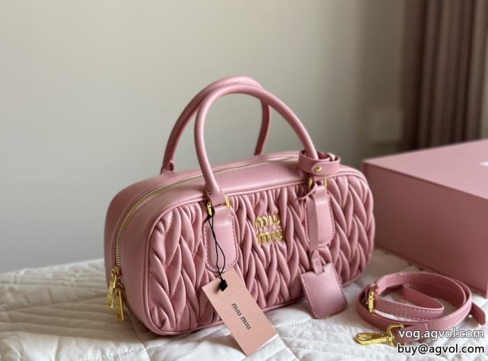 スーパー コピー ブランドトレンドを追求した新作圧倒的な人気MIUMIUバッグ_0_1