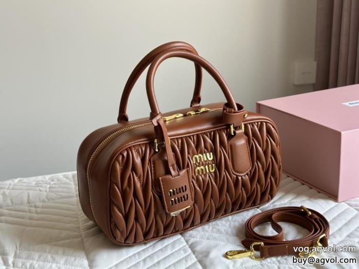 スーパー コピー ブランドトレンドを追求した新作圧倒的な人気MIUMIUバッグ_0_2