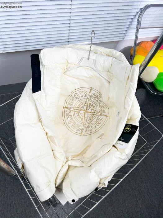 セレブや芸能人からも愛用オフィスにもダウンジャケットスーパー コピー 通販 優良Stone Island_0_3