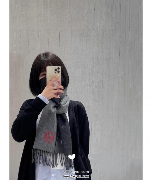 LOEWE激安 ブランド 通販こなれ感を引き立たせロゴが美しいマフラー_0_7