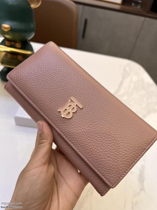 コピー 品 ブランド着こなし自在お洒落さんの愛用率が高いBURBERRY財布_0_1