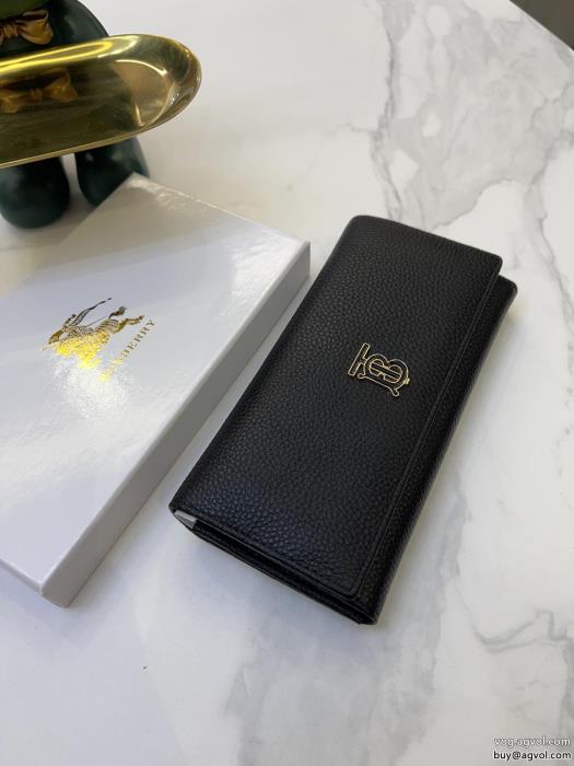コピー 品 ブランド着こなし自在お洒落さんの愛用率が高いBURBERRY財布_0_3