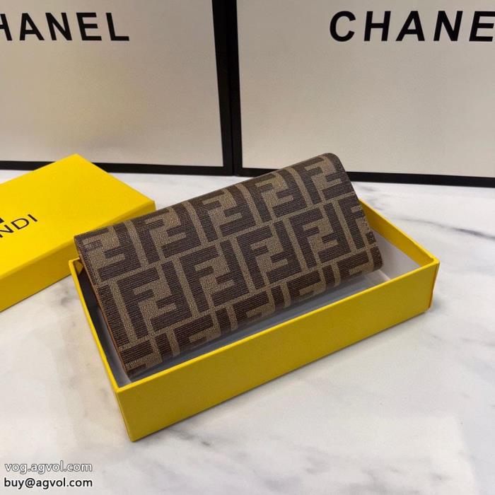 スーパー コピー 販売今年のトレンドカラー愛用者がとっても多い財布FENDI_0_1