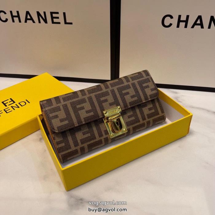 スーパー コピー 販売今年のトレンドカラー愛用者がとっても多い財布FENDI_0_3