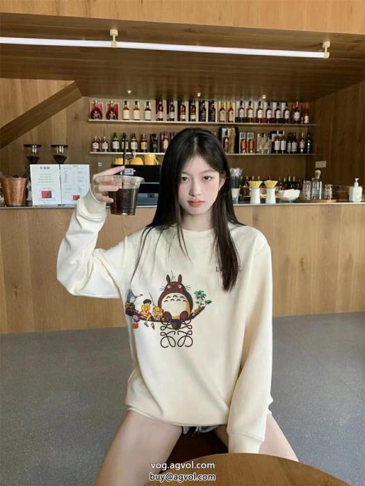コピー ブランドLOEWEパーカー新作モデル柔らかい雰囲気にまとめて_0_1