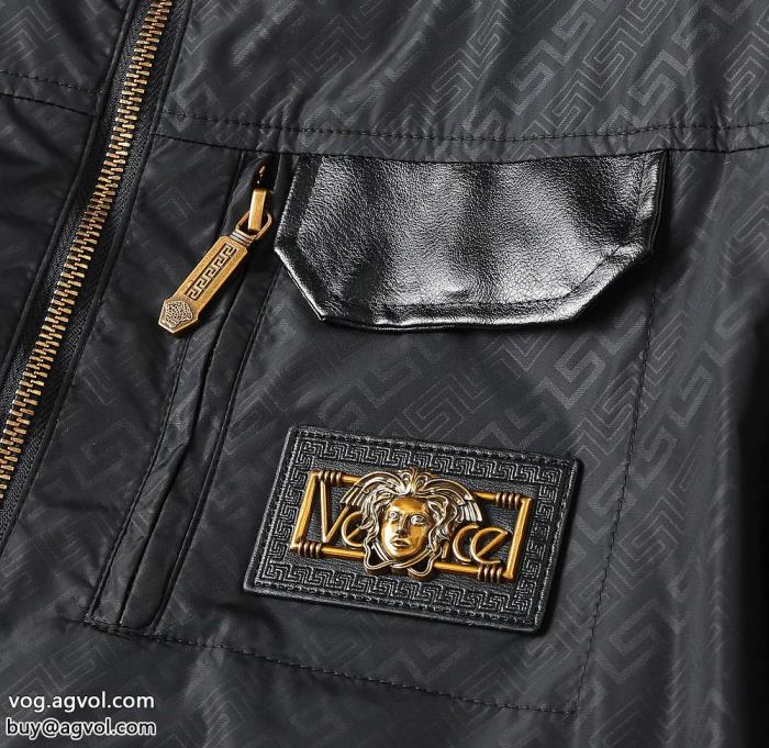 大活躍間違いなしの新着洒落感を演出する！コート偽物 ブランド 販売VERSACE_0_3