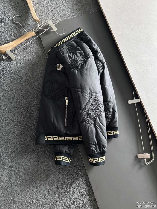 綿入れの服VERSACE激安 ブランド新作オシャレ視線を集めて_0_2