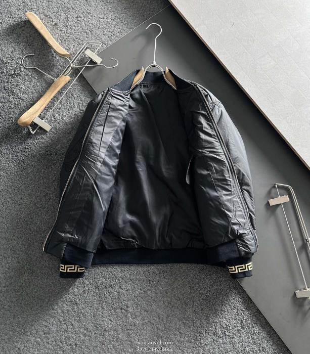 綿入れの服VERSACE激安 ブランド新作オシャレ視線を集めて_0_3