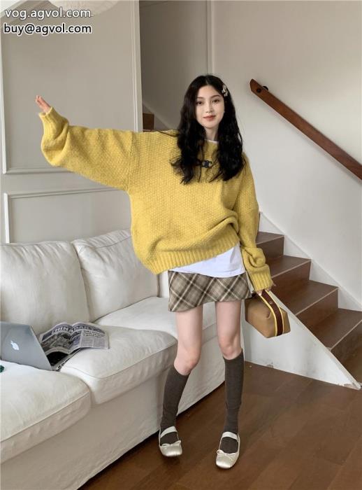 偽物 通販 CELINE雑誌も街も人気アイテム大人可愛いスタイルセーター_0_3