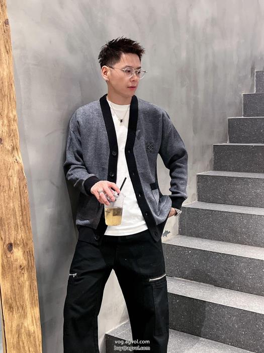 LOEWEコートブランド コピー 販売 今年の大トレンド使い勝手のよさが魅力_0_3