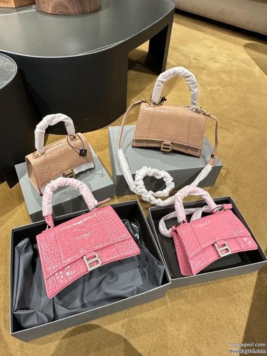 balenciagaブランド コピー 通販バッグ売切続出　おしゃれ度をUPする新着_0_1