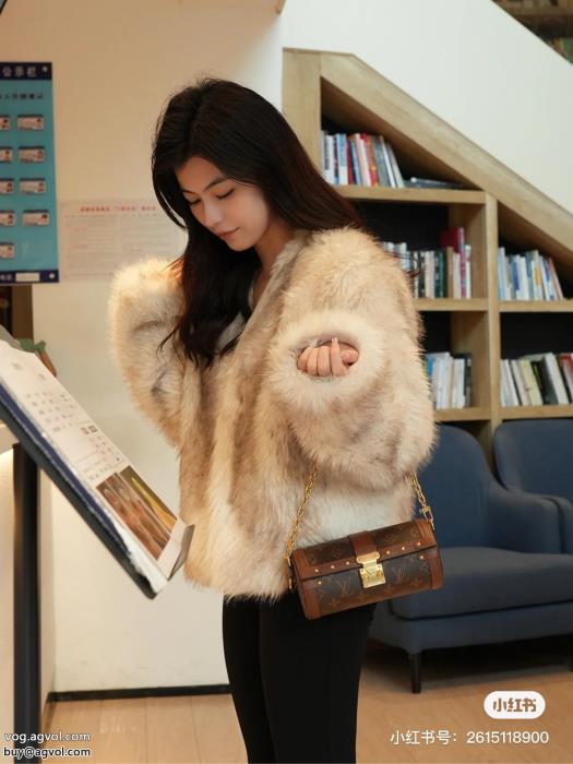 注目!22-23AW爆発的な人気ルイ ヴィトンコピー ブランド 販売バッグ_0_3