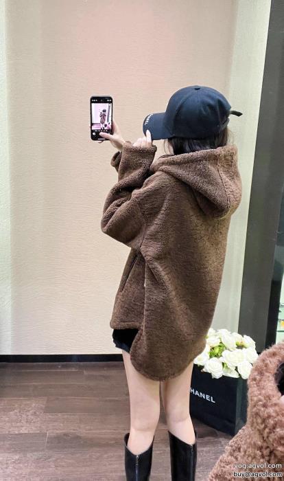 ラム毛のコート好感度が高いアイテム2023ファッションスーパー コピー  LOEWE_0_3