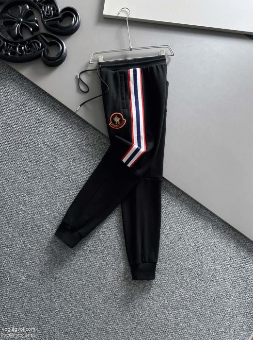 ラグジュアリーな雰囲気大変お買得セットMONCLERコピー ブランド 通販_0_3